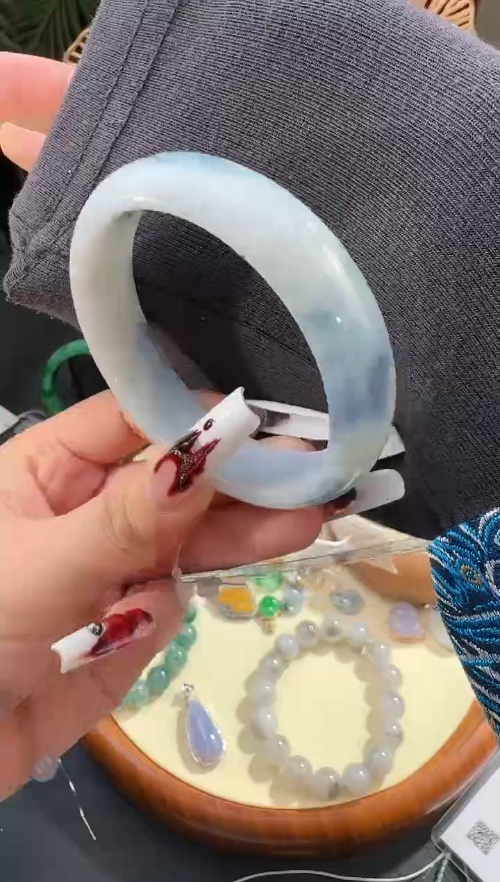 【闪购商品】翡翠手镯未镶嵌手镯