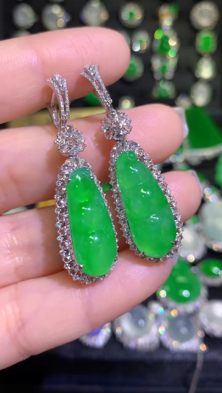 【闪购商品】翡翠耳饰18K金镶嵌高冰满绿阳绿福豆吊坠两用款