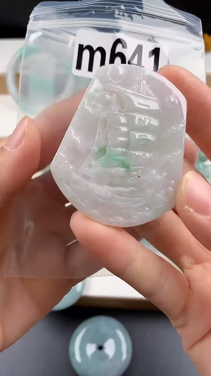 颈饰未镶嵌翡翠天然翡翠吊坠挂件