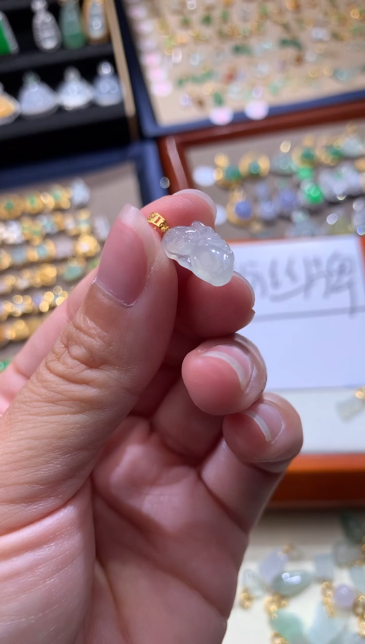 颈饰18K金镶嵌翡翠翡翠