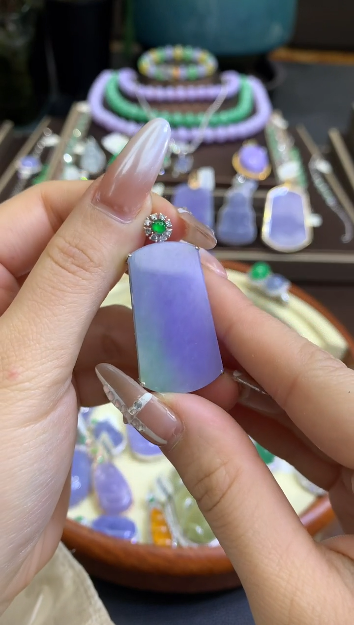 【闪购商品】翡翠颈饰未镶嵌翡翠吊坠