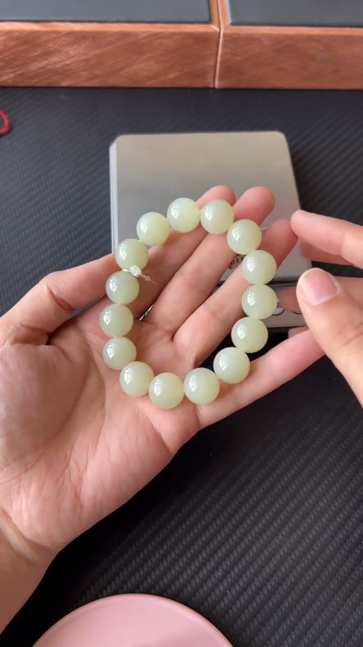 【闪购商品】和田玉手串未镶嵌且末金山微色差卡14