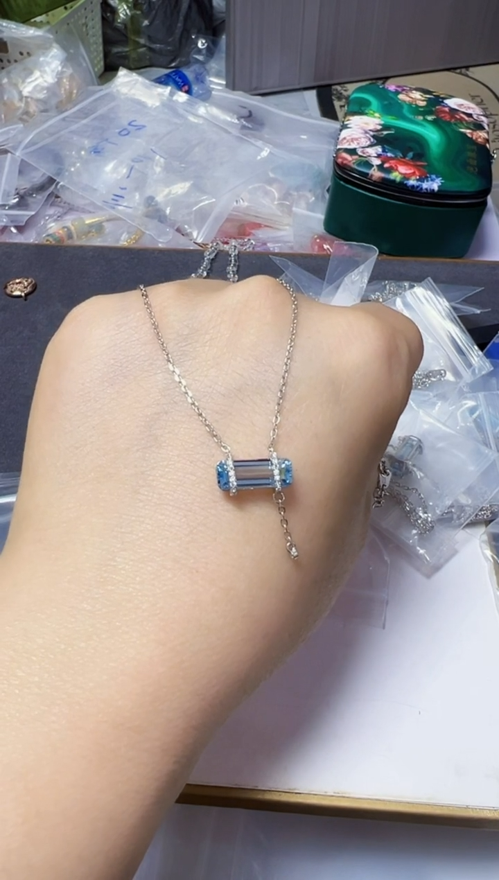 颈饰银S925镶嵌托帕石-?1111M092多样性发一