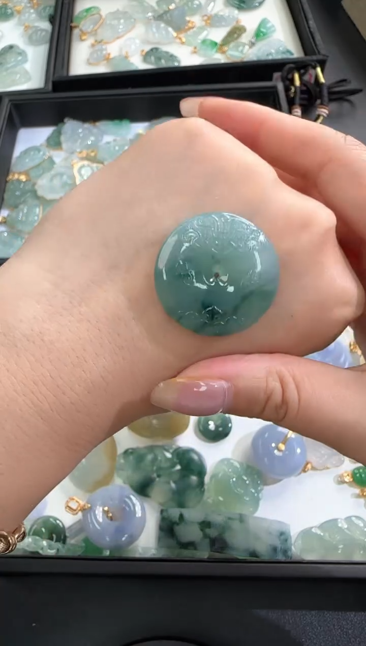 【闪购商品】翡翠颈饰未镶嵌250213284