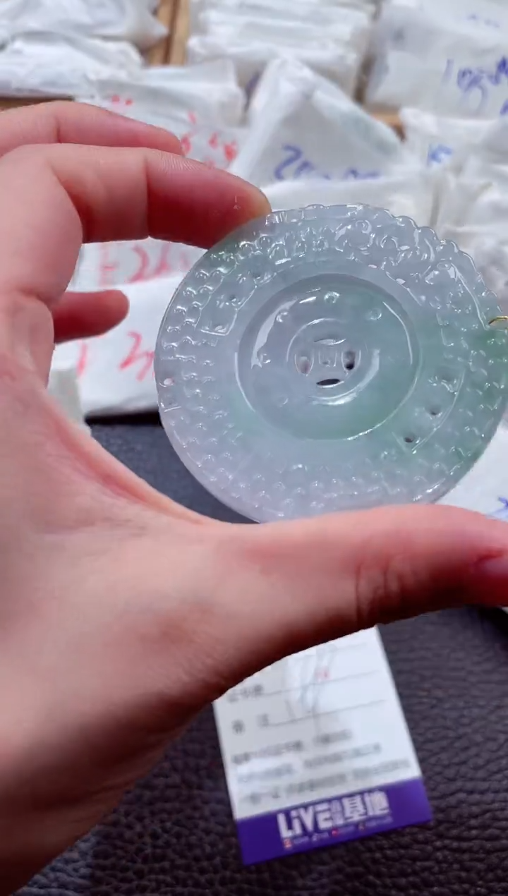 翡翠未镶嵌颈饰00007040