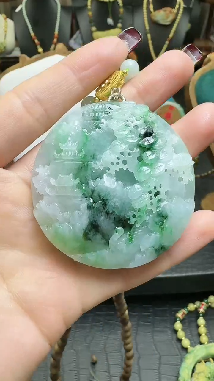 【闪购商品】翡翠颈饰未镶嵌山水