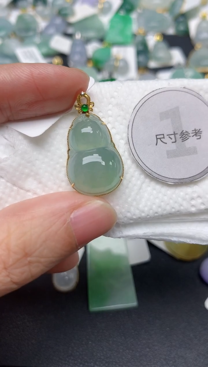 颈饰18K金镶嵌翡翠天然缅甸A货翡翠