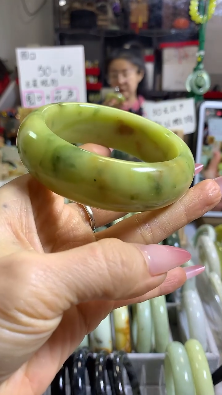 未镶嵌岫玉手镯40  60+ （宽胎）