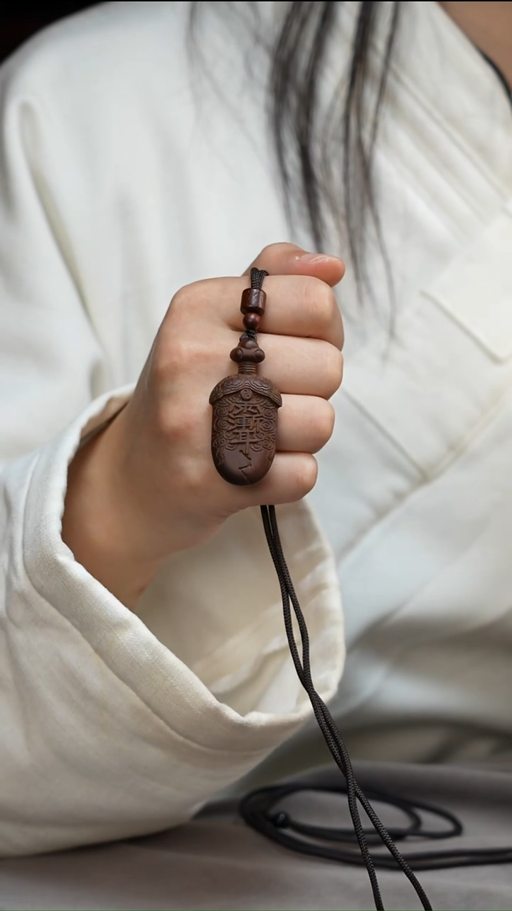 枣木龙虎山官方直发-雷枣紫薇胖剑吊坠