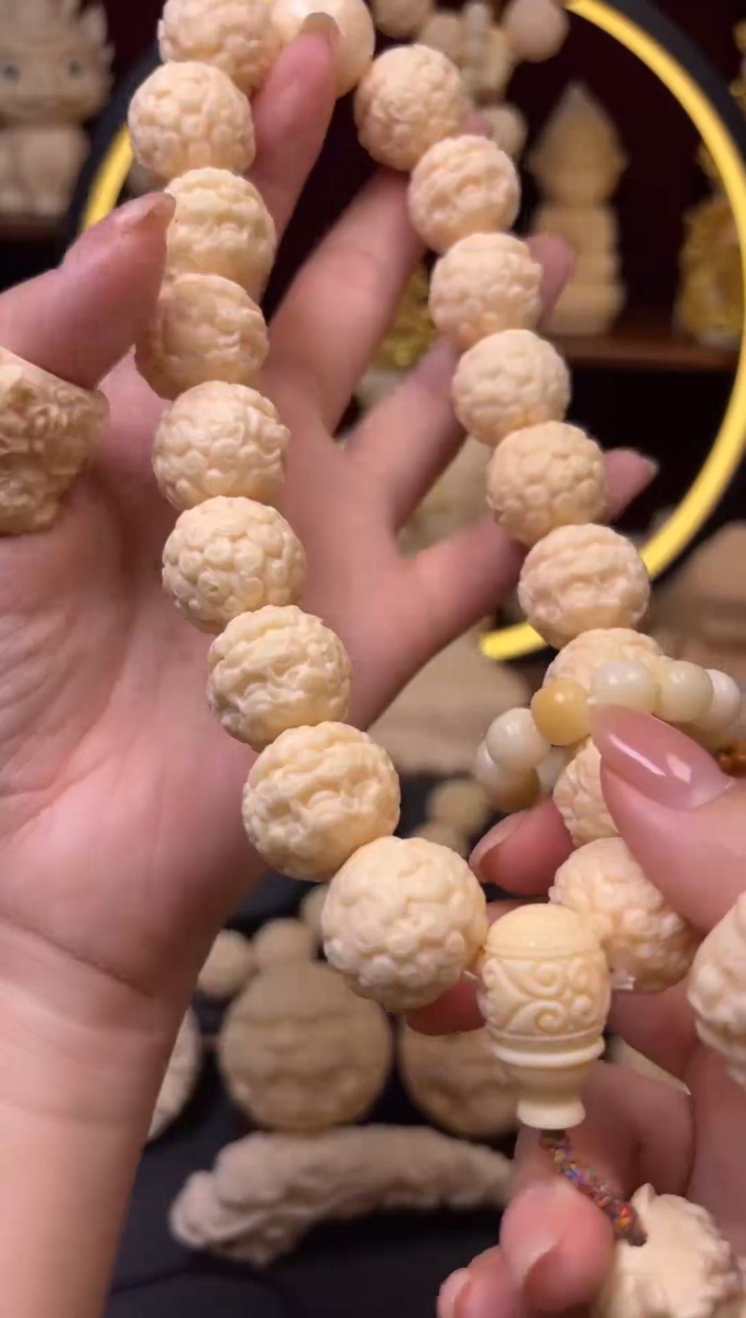 手持  霸王貔貅    