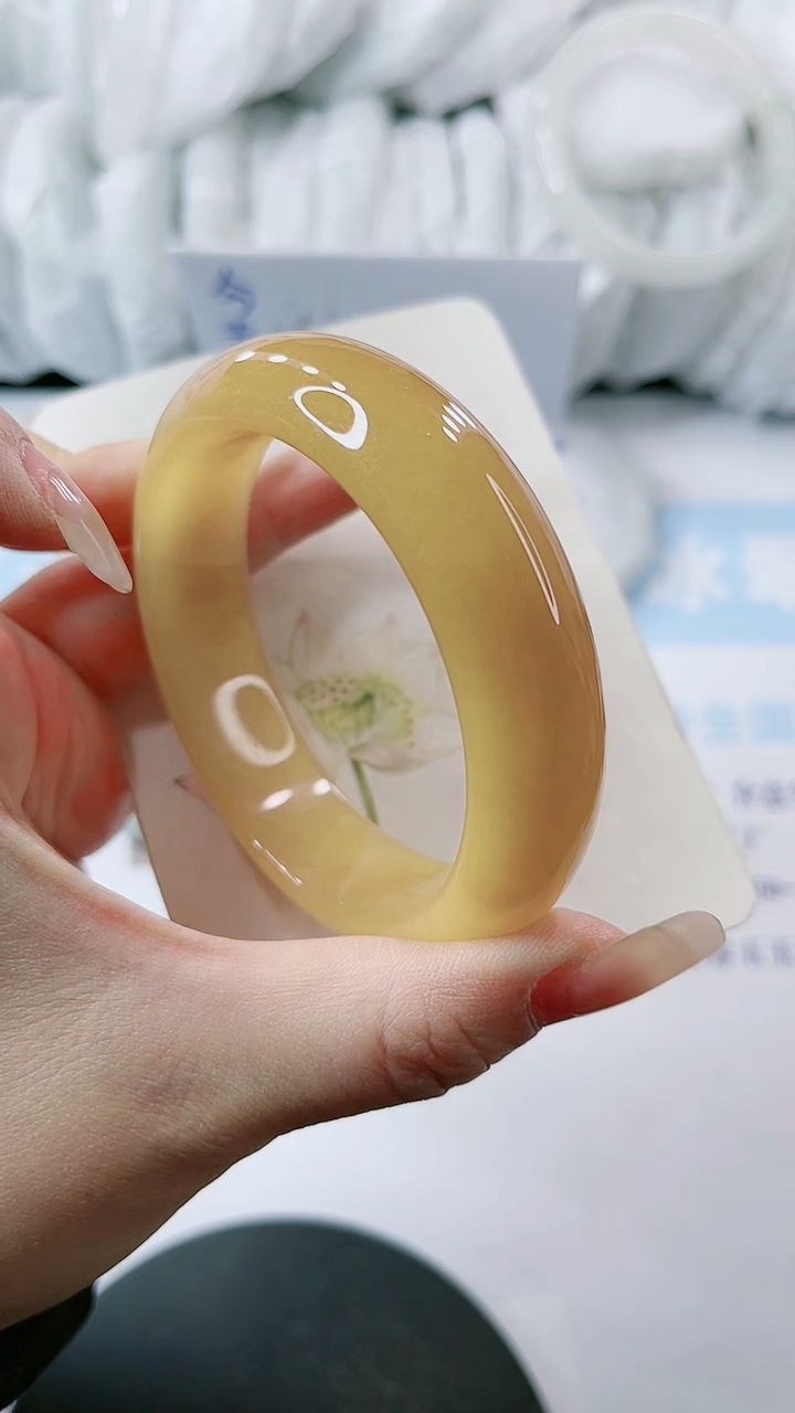 【闪购商品】石英质玉手镯未镶嵌多样性发货L174