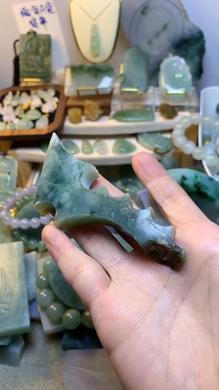 未镶嵌挂件翡翠缅甸A货翡翠,没有运费险,有纹有裂