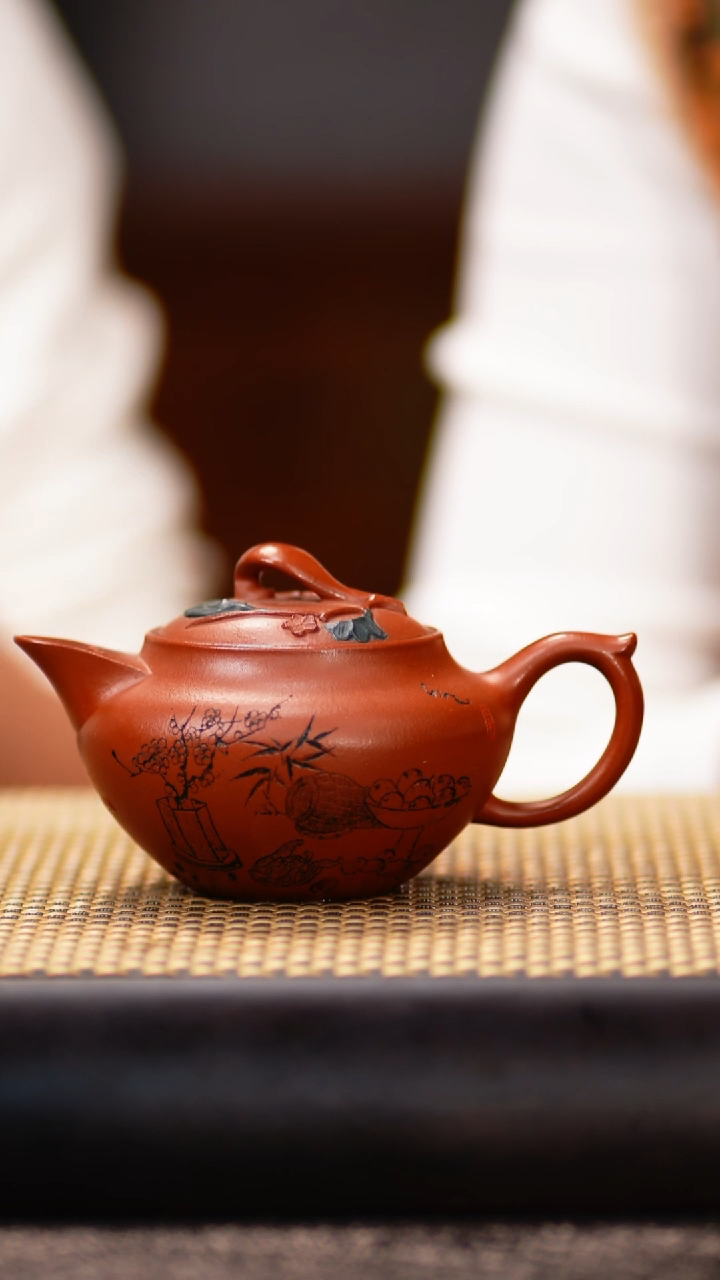 YF28小红泥福至壶