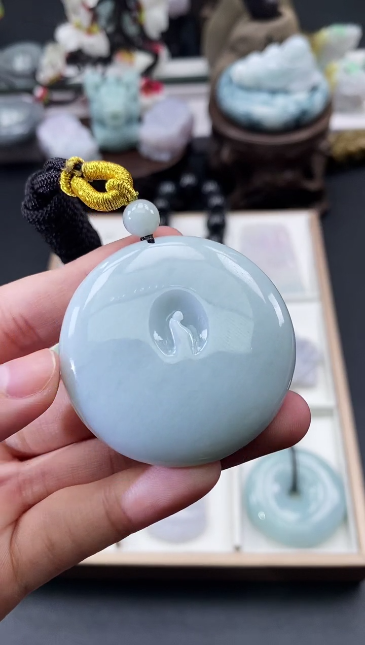 翡翠未镶嵌颈饰天然缅甸A货翡翠