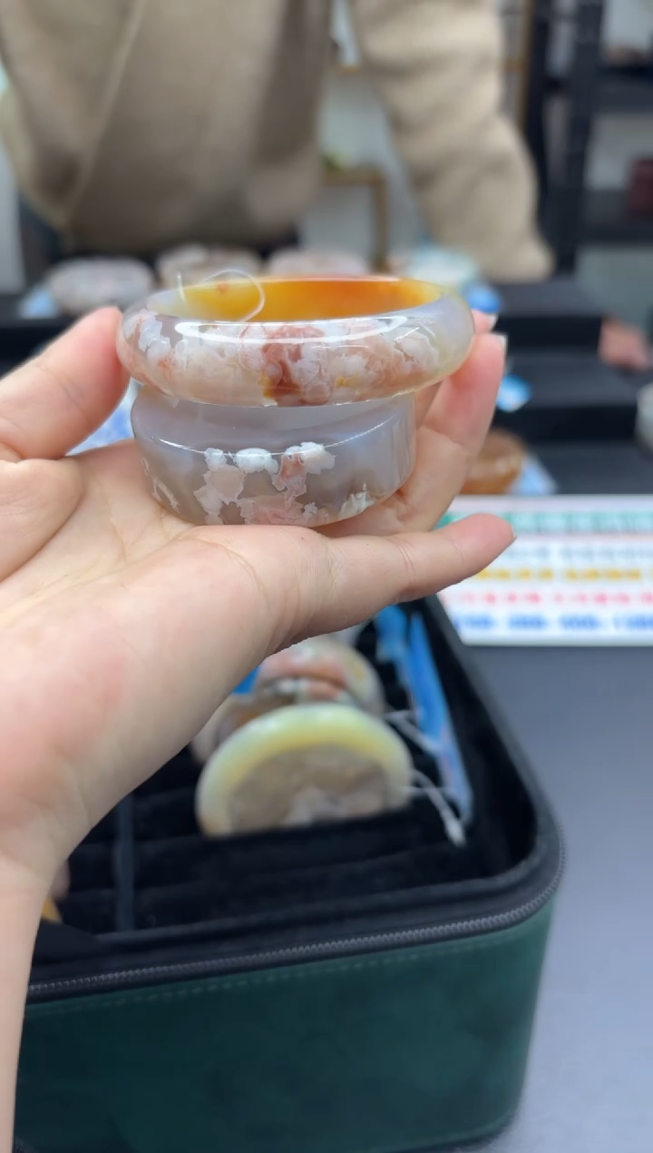 【闪购商品】石英质玉手镯未镶嵌C172(55圈赠送镯心)