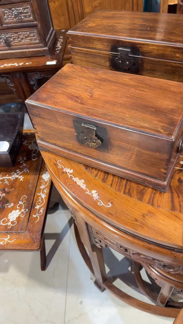 木黄花梨翻盖箱1980.8888