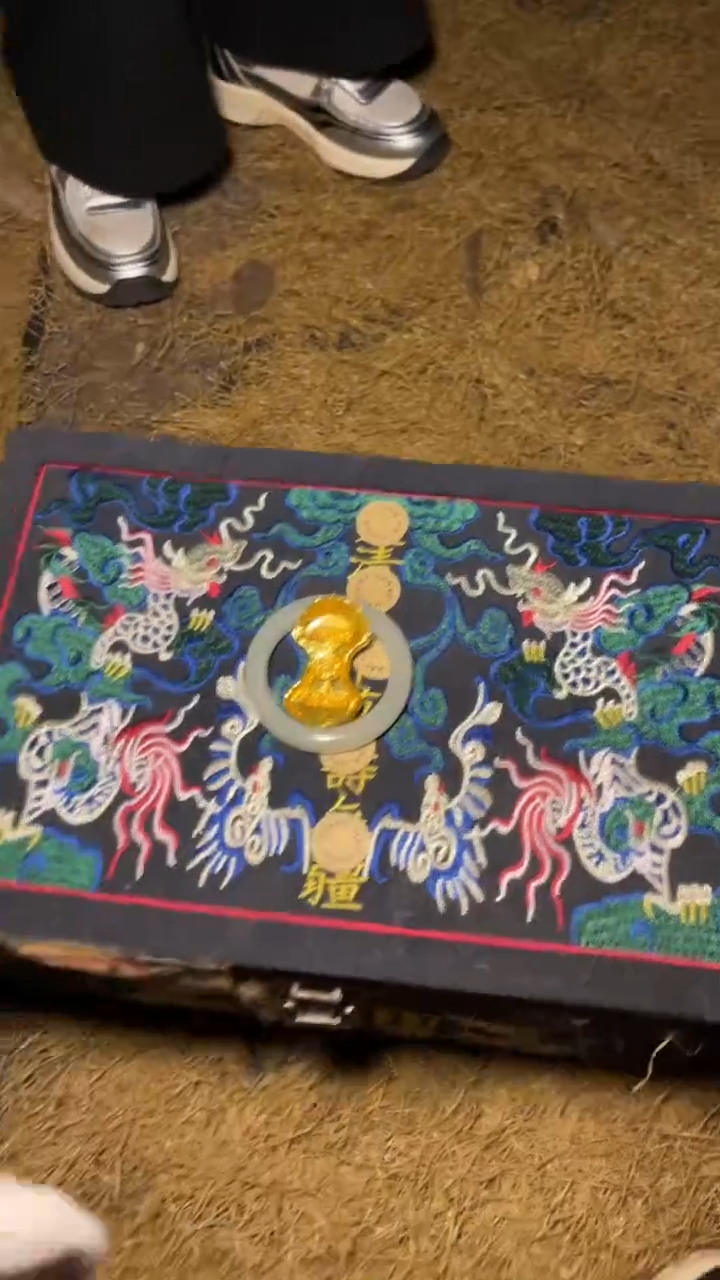 木摆件高端精美大蓝龙刺绣盒一件链接