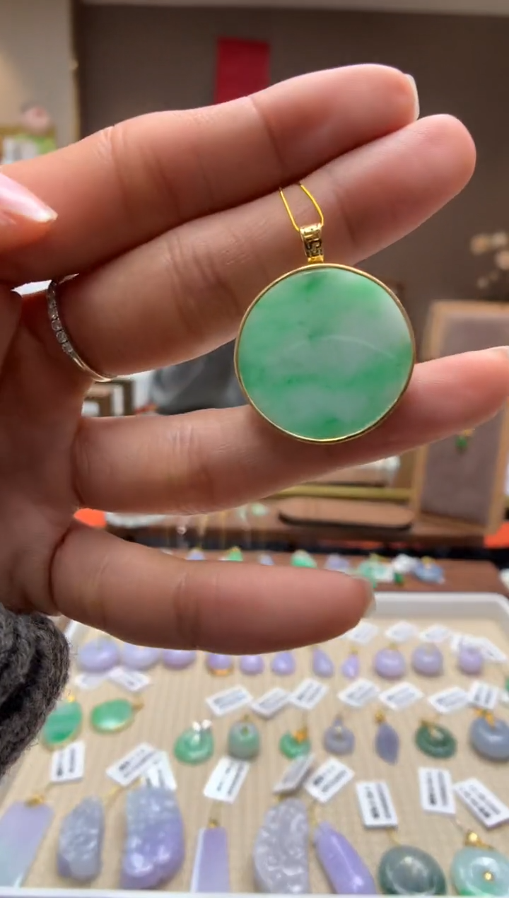 【闪购商品】翡翠颈饰18K金镶嵌无事牌