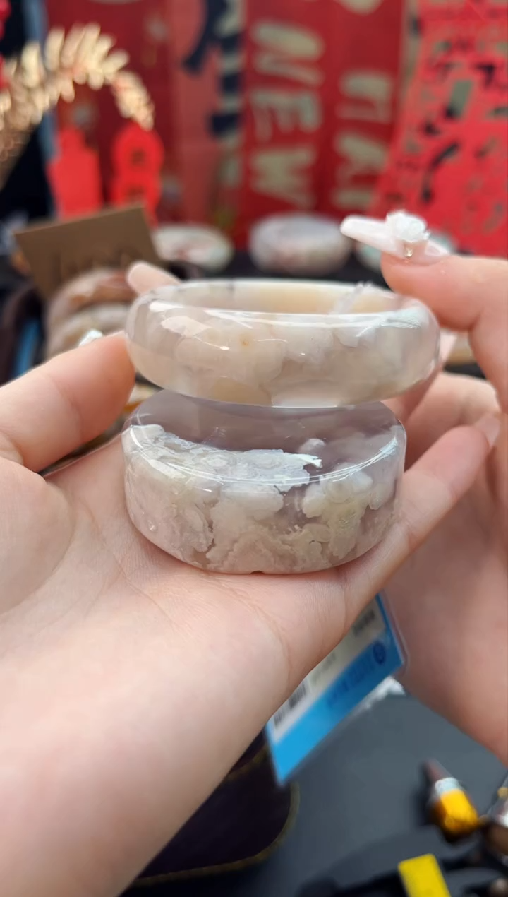 【闪购商品】石英质玉手镯未镶嵌赠送镯心（53圈口）