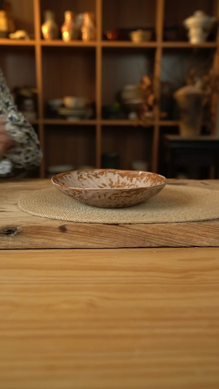 橡皮粉系列的8英寸手捏盘1个