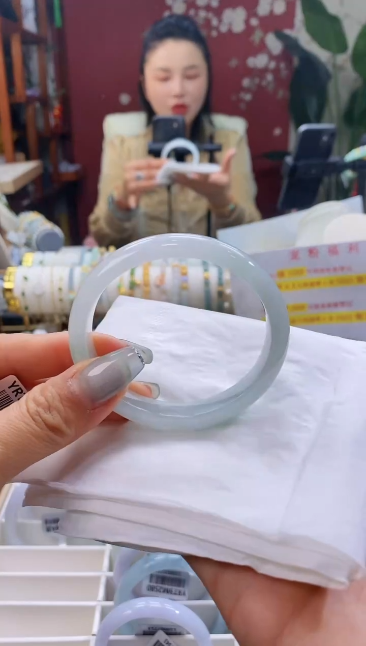 【闪购商品】翡翠手镯未镶嵌90显白54正/11.6*6.5贵妃