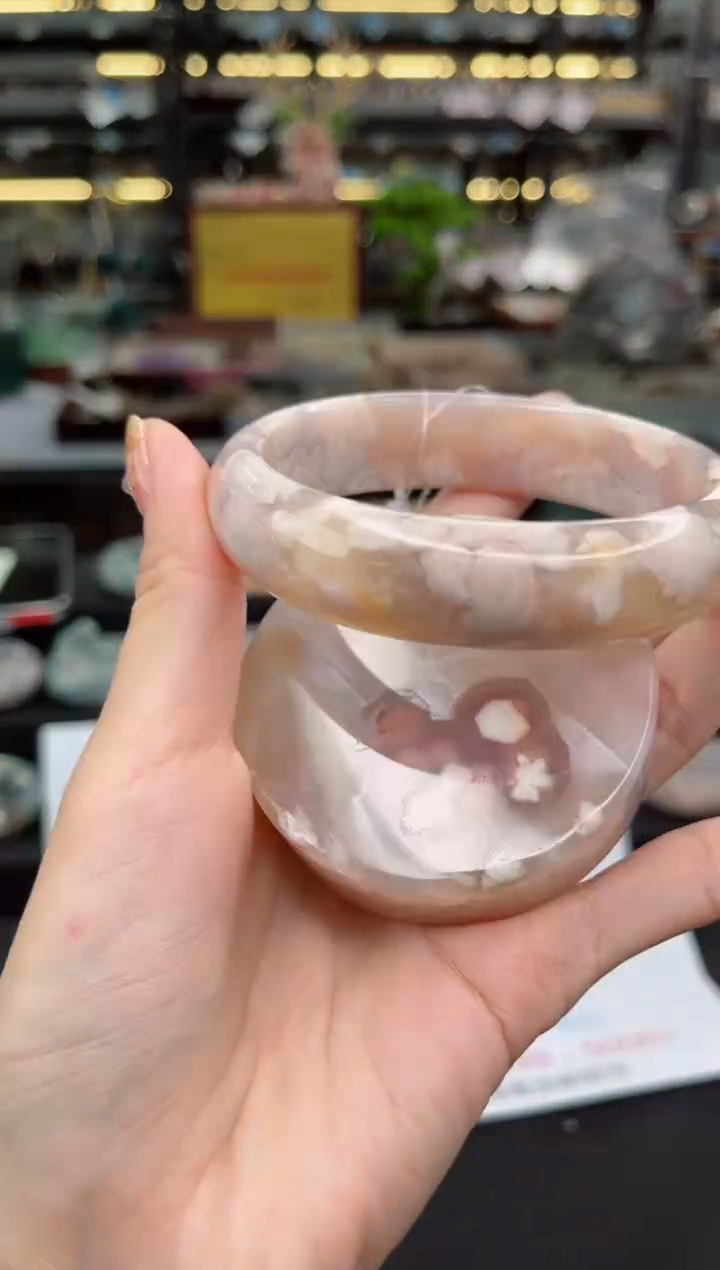 【闪购商品】石英质玉手镯未镶嵌64圈口（赠品镯心）3600082