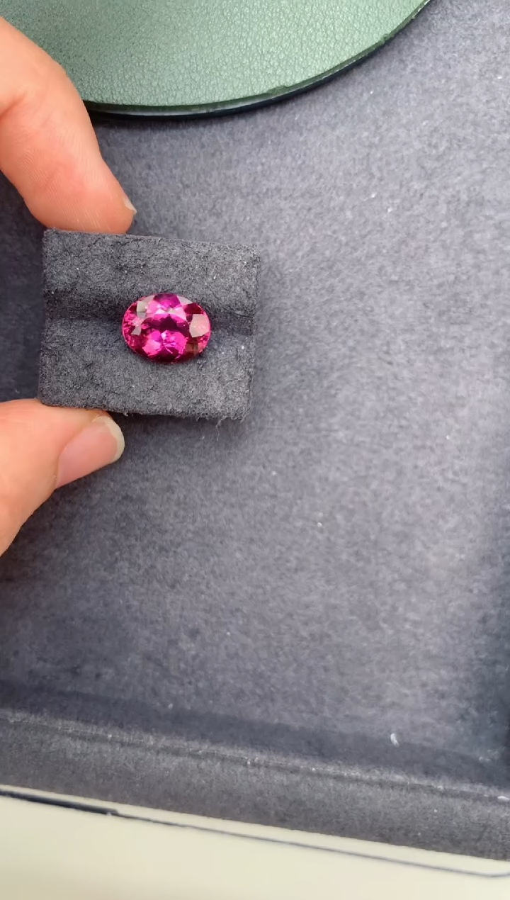 裸石未镶嵌碧玺4.4ct卢比莱  0112