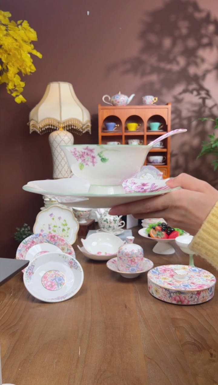 【闪购商品】瓦当丁香花8寸盘1个4.75寸碗1个小勺1个