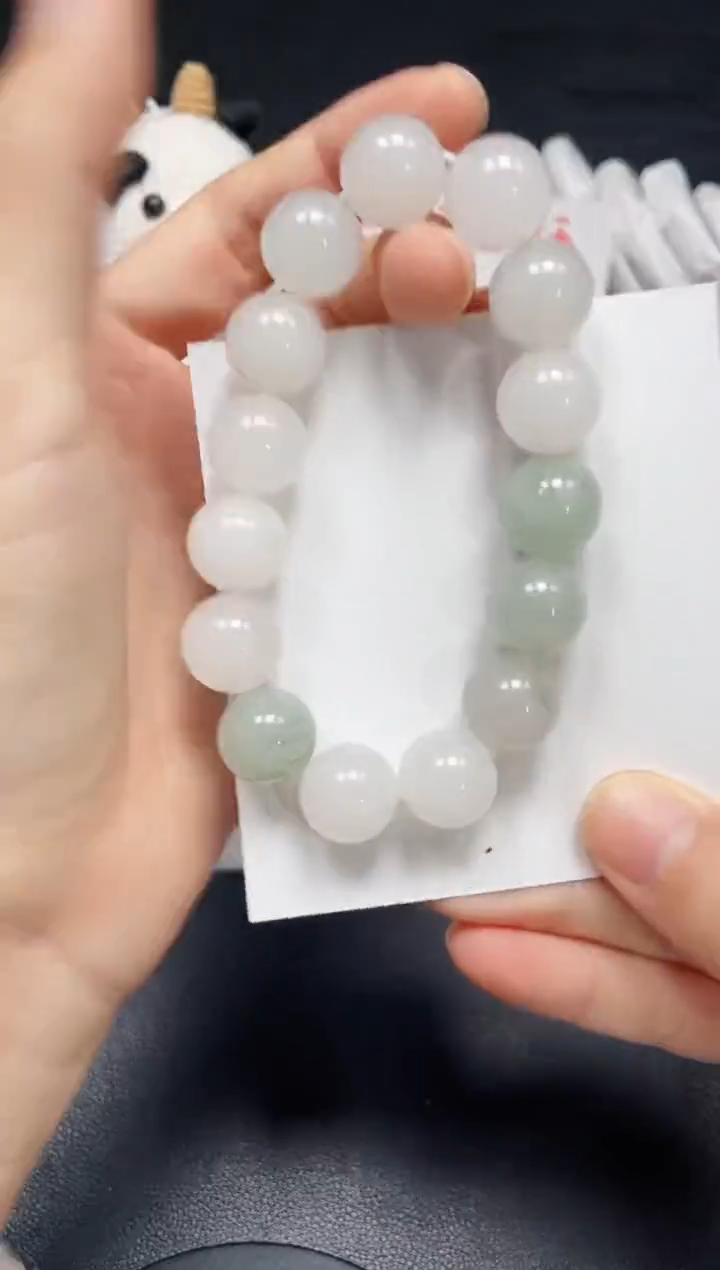 【闪购商品】石英质玉手链未镶嵌天山卡14