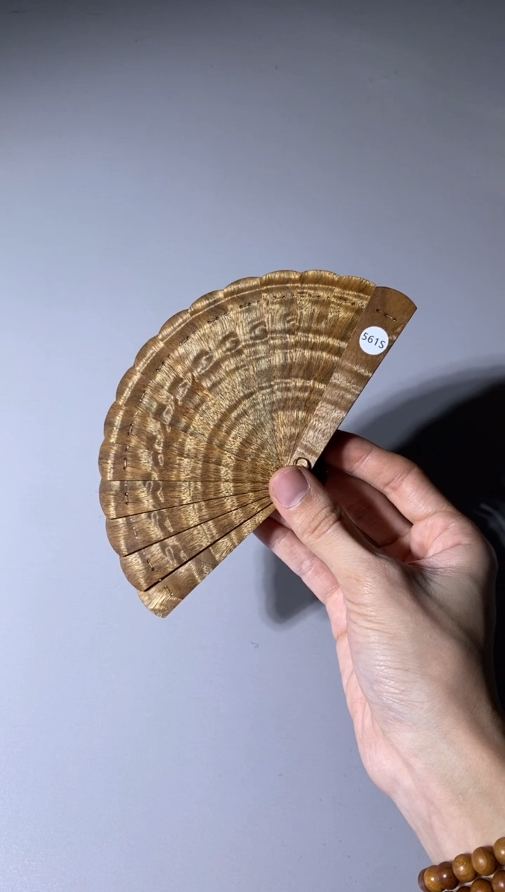 【闪购商品】金丝楠木雕561号10cm金丝楠迷你扇