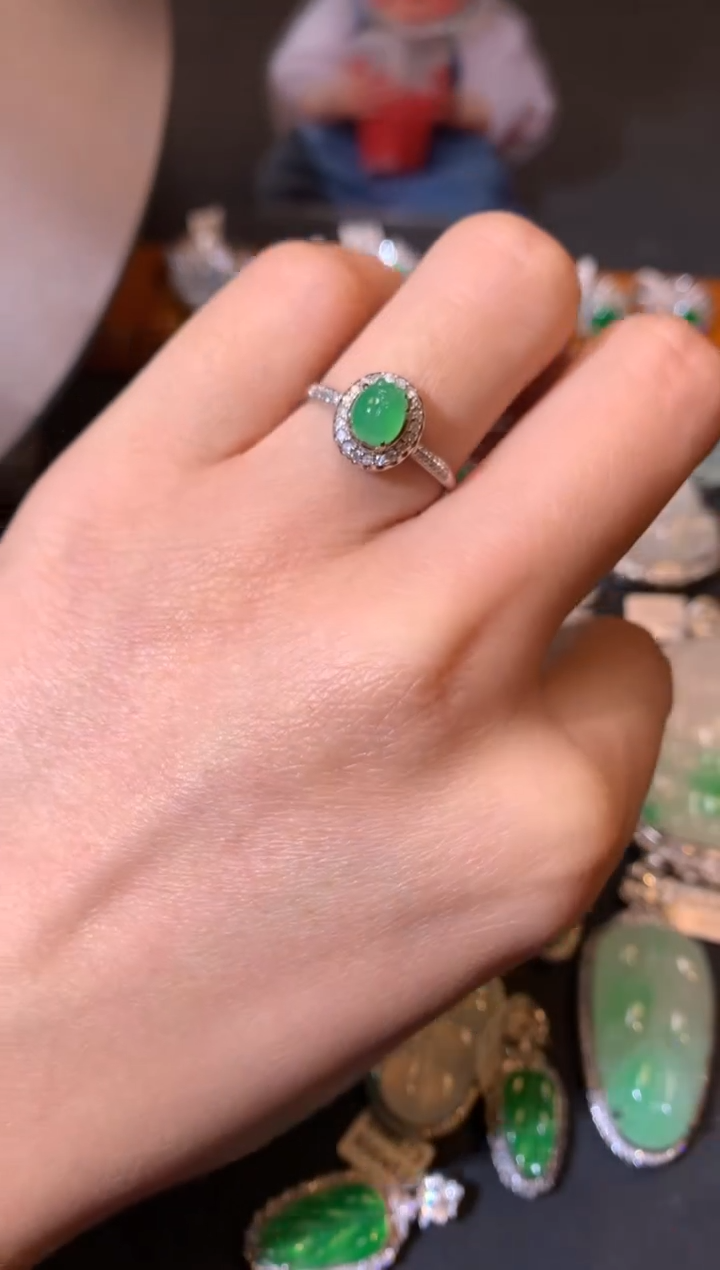 【闪购商品】翡翠吊坠(不含链)18K金镶嵌戒指