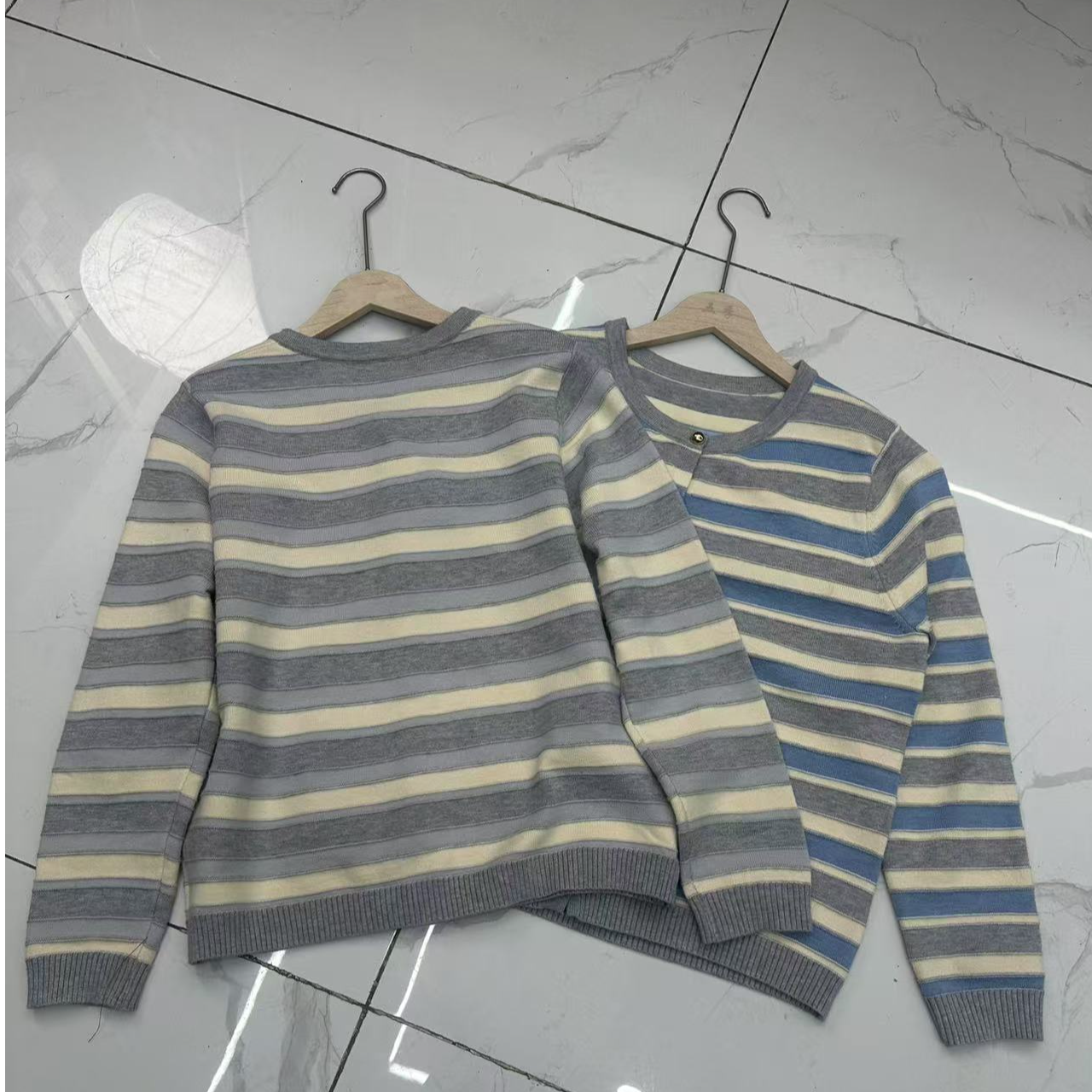 女装圆领条纹厚款加绒加厚款长袖套头上衣常规毛针织衫时尚