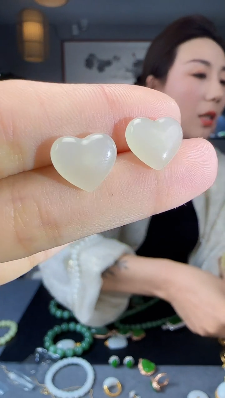 【闪购商品】和田玉耳钉18K金镶嵌1