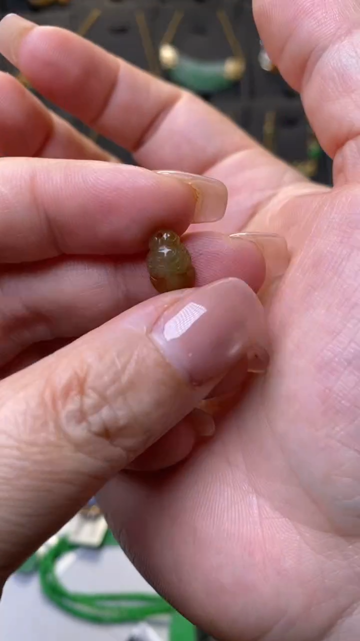 颈饰未镶嵌翡翠净货39302