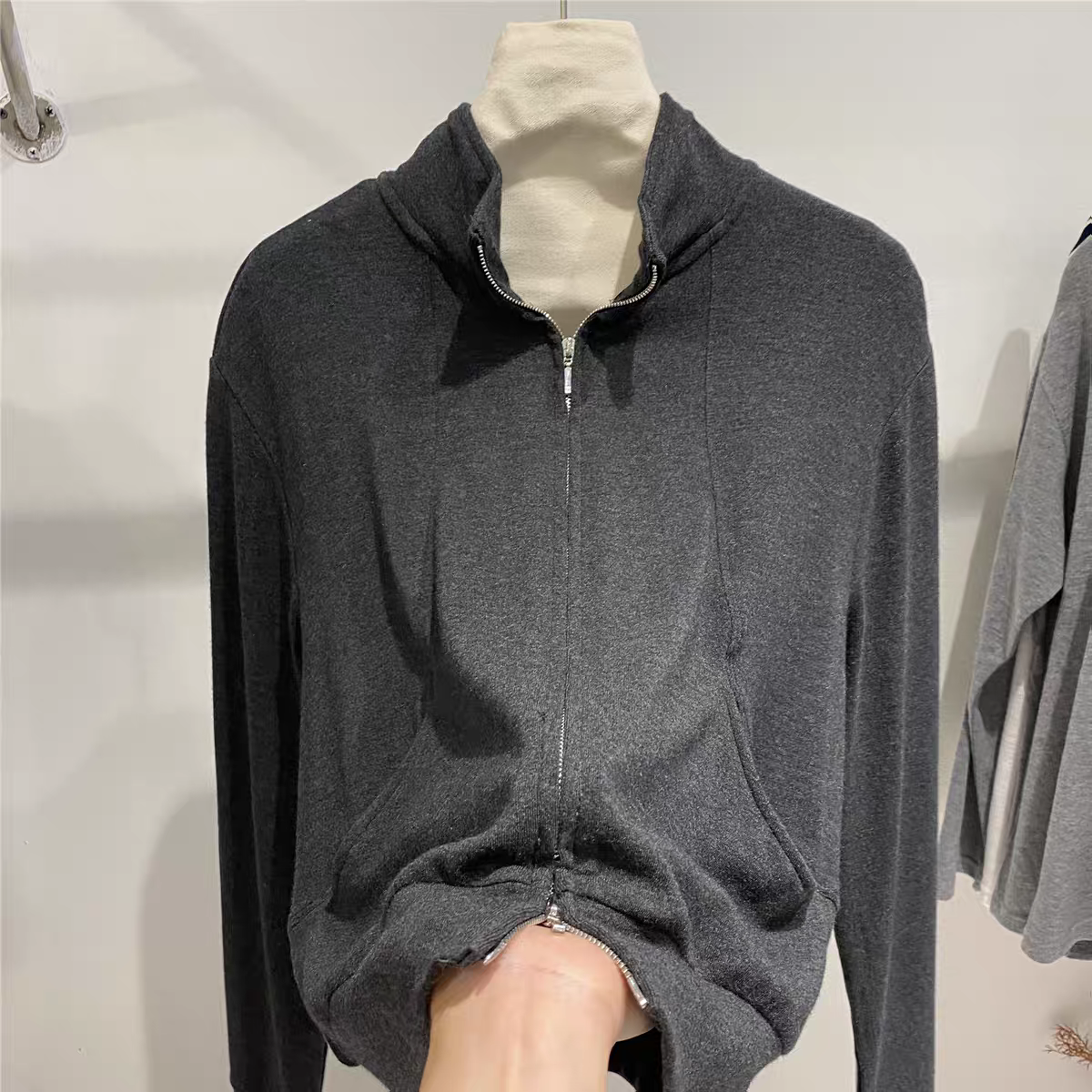 德绒打底可以内搭也可以外穿，一件可以过冬的德绒打底，时尚百搭！