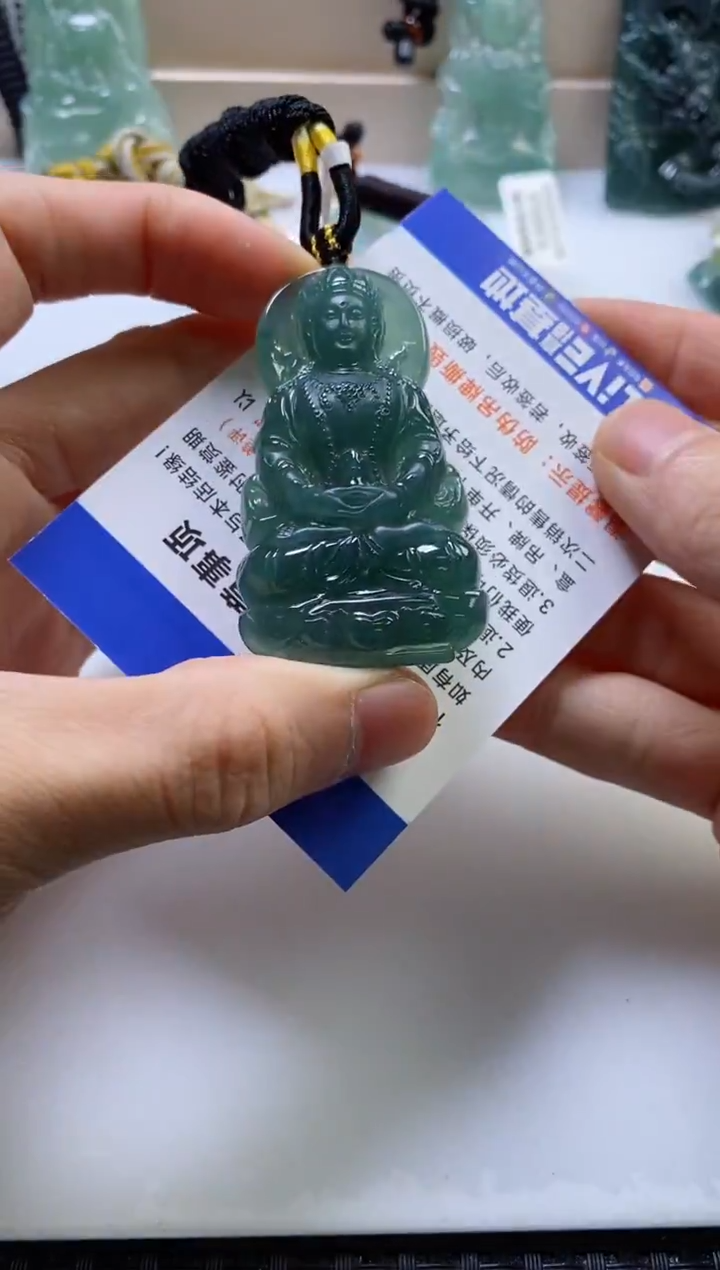 翡翠挂件未镶嵌         
