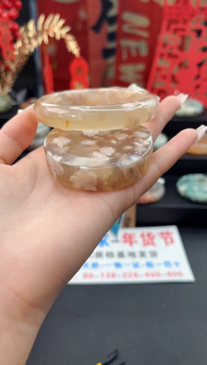 【闪购商品】石英质玉手镯未镶嵌赠送镯心（60圈口）