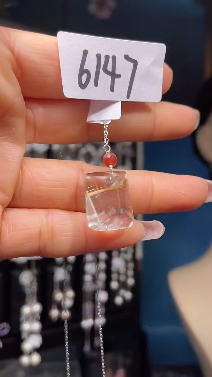 颈饰未镶嵌发晶喜欢拍微瑕