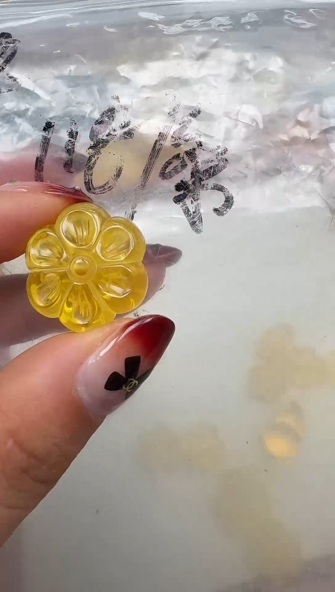 裸石琥珀未镶嵌如图