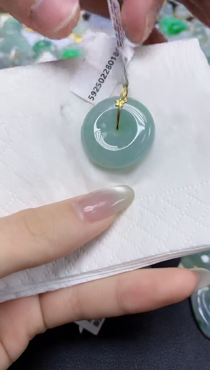 【闪购商品】翡翠18K金镶嵌颈饰天然缅甸翡翠A货