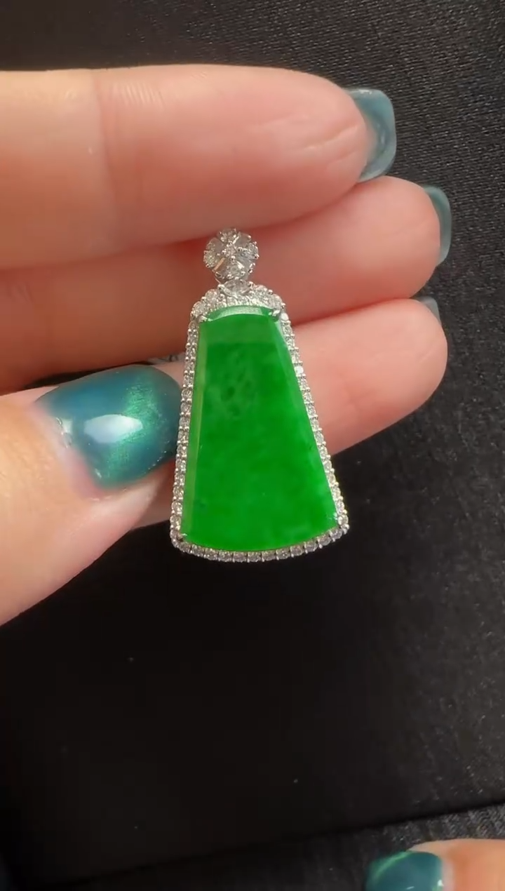 【闪购商品】翡翠颈饰18K金镶嵌564无事牌