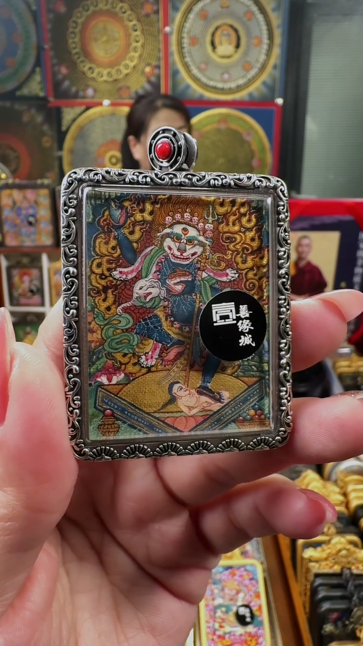 吊坠壹善缘城手绘唐卡狮面