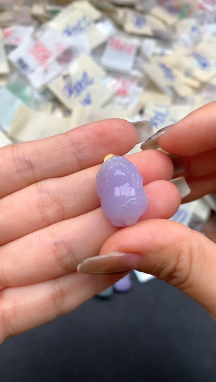 18K金镶嵌挂件翡翠一