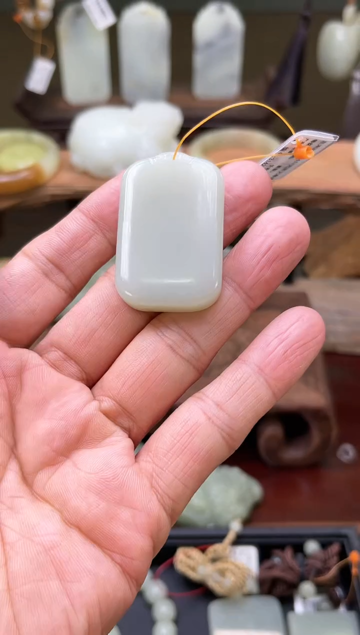 【闪购商品】和田玉吊坠未镶嵌D且末迪克兰 光面无事牌31427