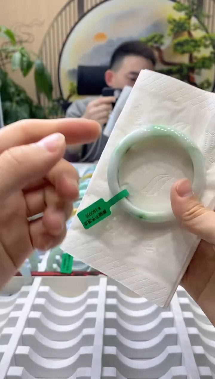 【闪购商品】翡翠手镯未镶嵌0000013294