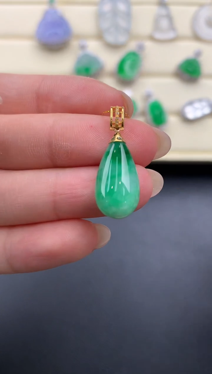 【闪购商品】翡翠颈饰18K金镶嵌Q532    