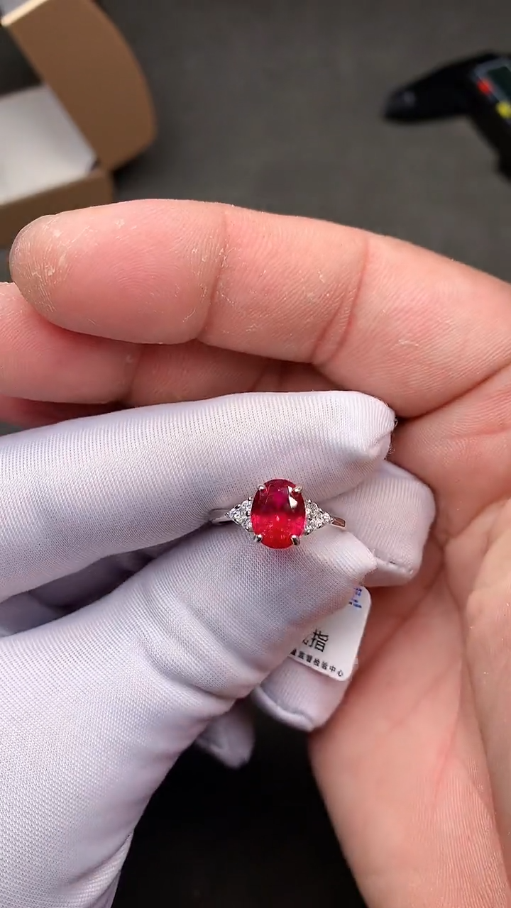 【闪购商品】红宝石戒指银S925镶嵌........