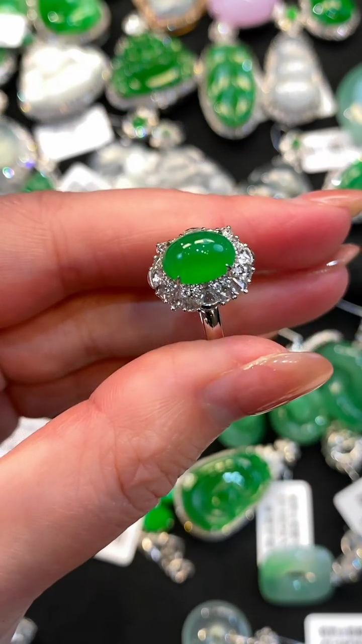 【闪购商品】翡翠吊坠(不含链)18K金镶嵌戒指