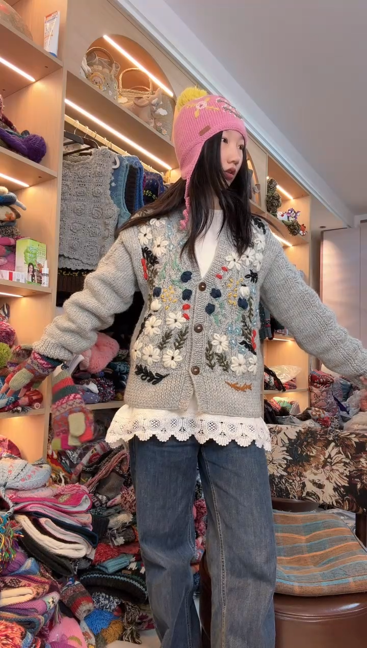 羊毛美利奴灰色刺绣开衫798