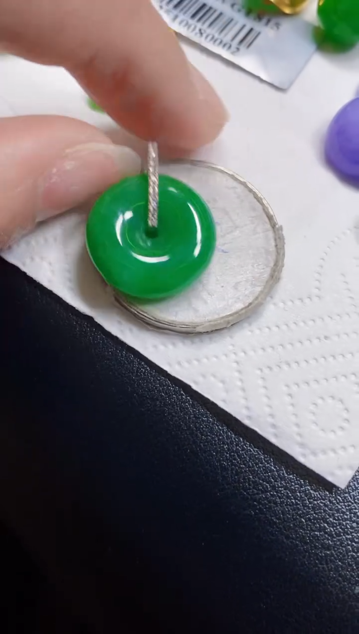 颈饰18K金镶嵌翡翠扣